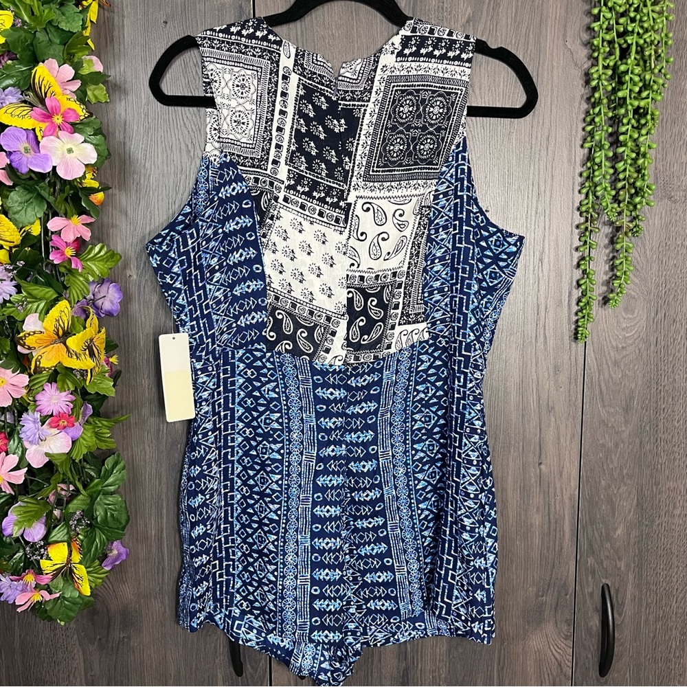 ~💙2/$40💙NWT C'Isa Sleeveless Paisley Patchwork Printed Romper Size Large - Picture 8 of 16